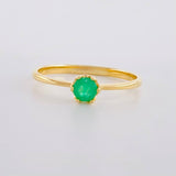 Anillo Solitario Seis Garra Esmeralda 20pts 1.6g / T7 Oro Amarillo 18K