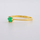 Anillo Solitario Seis Garra Esmeralda 20pts 1.6g / T7 Oro Amarillo 18K