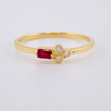 Anillo Flor Rectangular Rubí 10pts Diamante 5pts 1.5g / T6 3/4 Oro Amarillo 18K