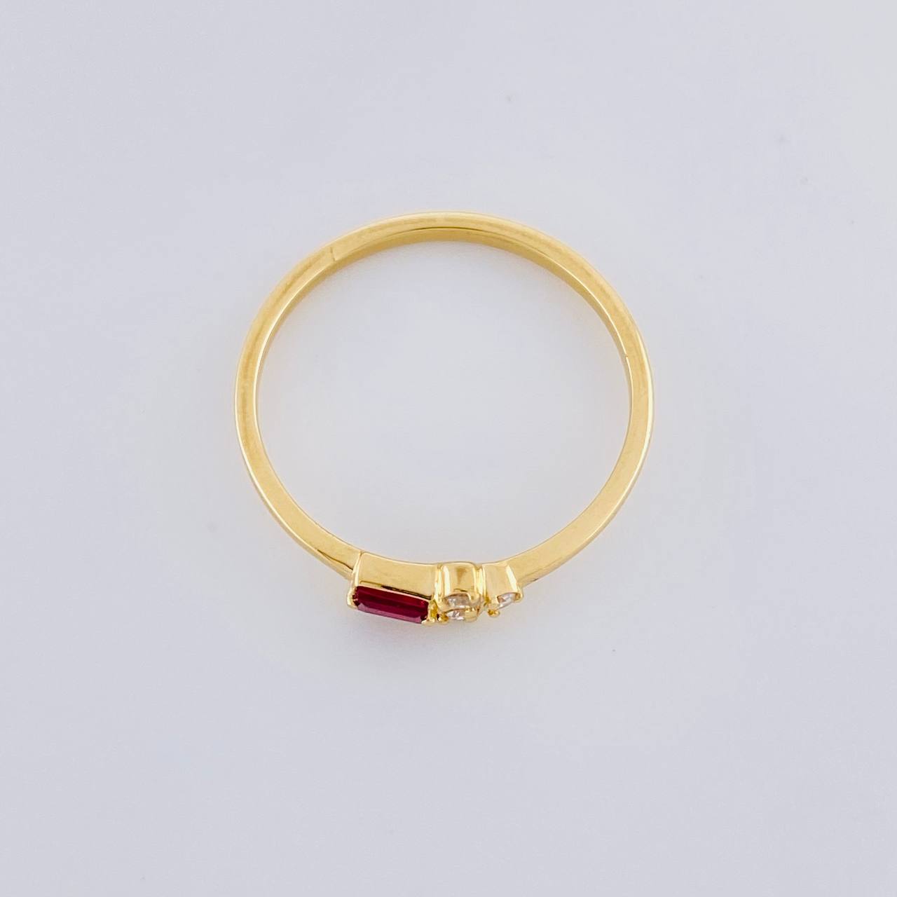 Anillo Flor Rectangular Rubí 10pts Diamante 5pts 1.5g / T6 3/4 Oro Amarillo 18K