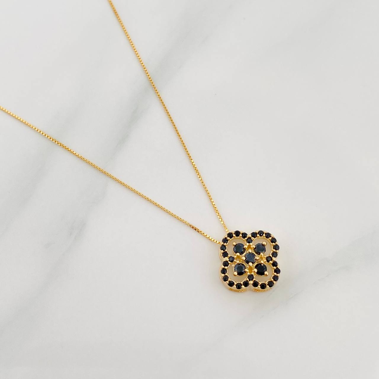 Set Cadena Veneciana + Dije Trebol / 2.4 g / 45.5 cm Oro Amarillo 18K