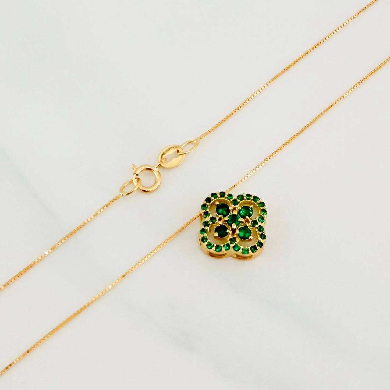 Set Cadena Veneciana + Dije Trebol / 2.4 g / 45 cm Oro Amarillo 18K
