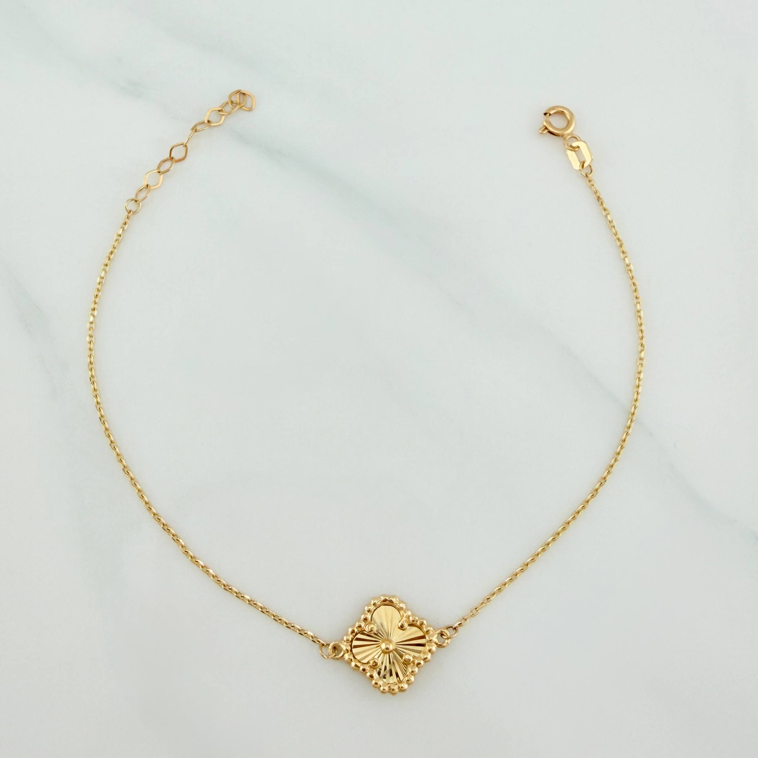 Pulso Modulable Aro Seguido Trebol 1.9 g / 18 cm - 20.5 cm / 0.7 mm Oro Amarillo 18K