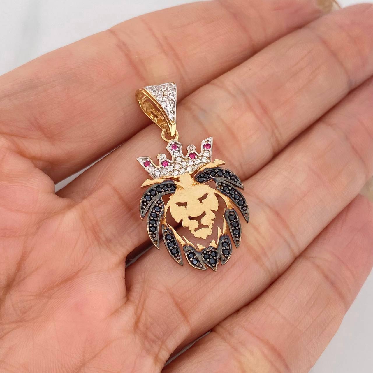 Dije León 3.25 g / 3.5 cm Tres Oros 18K