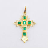 Dije Crúz De Altar Esmeraldas 30pts 1.9gr / 3.5cm / Oro Amarillo 18K ©