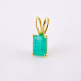 Dije Rectangulo Esmeralda 1 Qts 1.05gr / 1.2cm / Oro Amarillo 18K ©