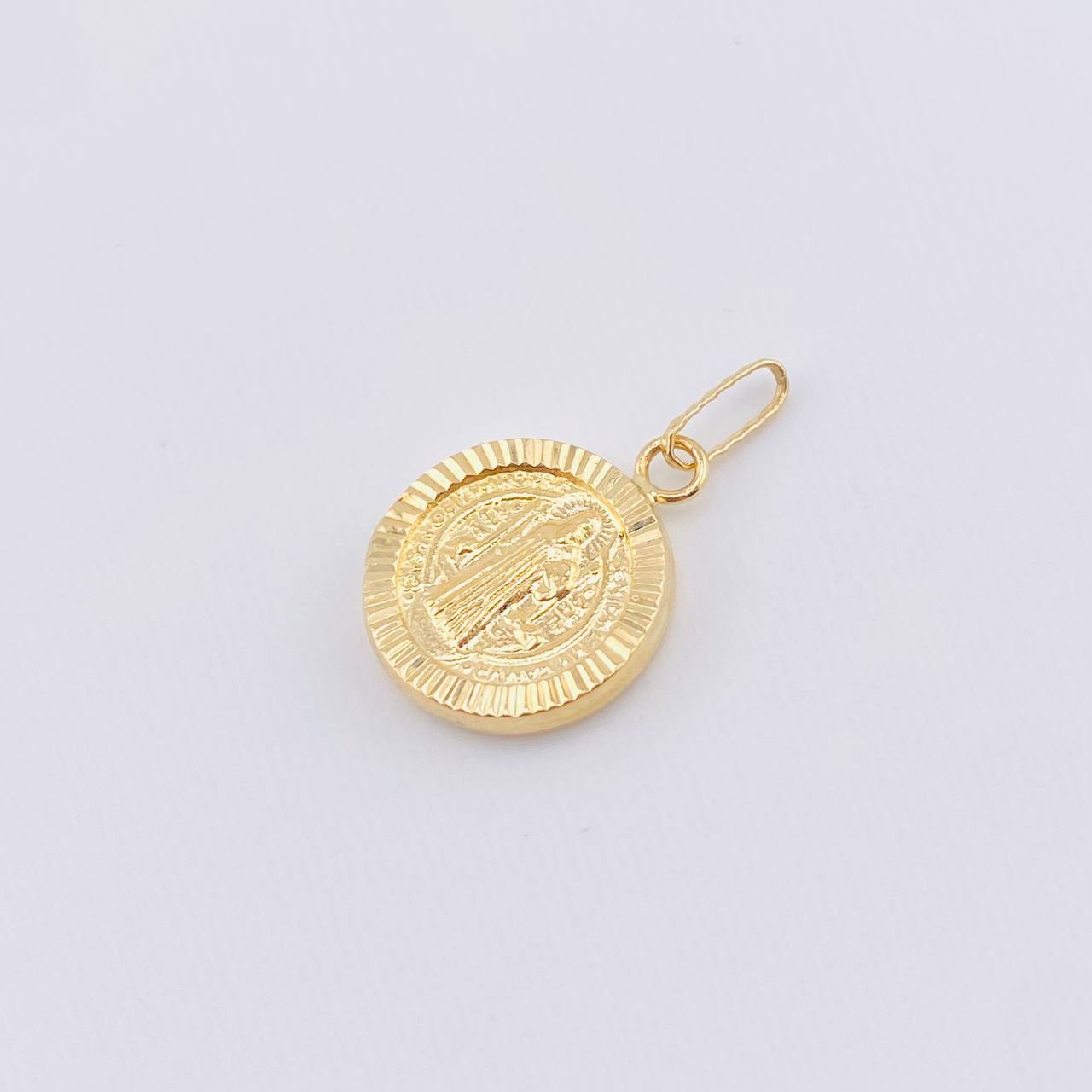 Dije San Benito 0.8gr / 2cm / Oro Amarillo 18K ©