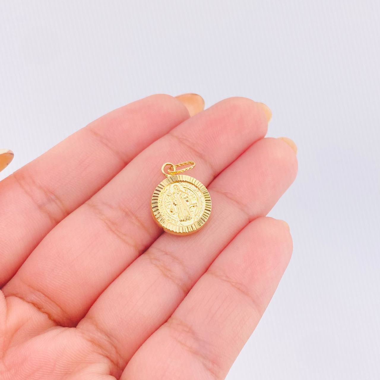 Dije San Benito 1gr / 2.2cm / Oro Amarillo 18K