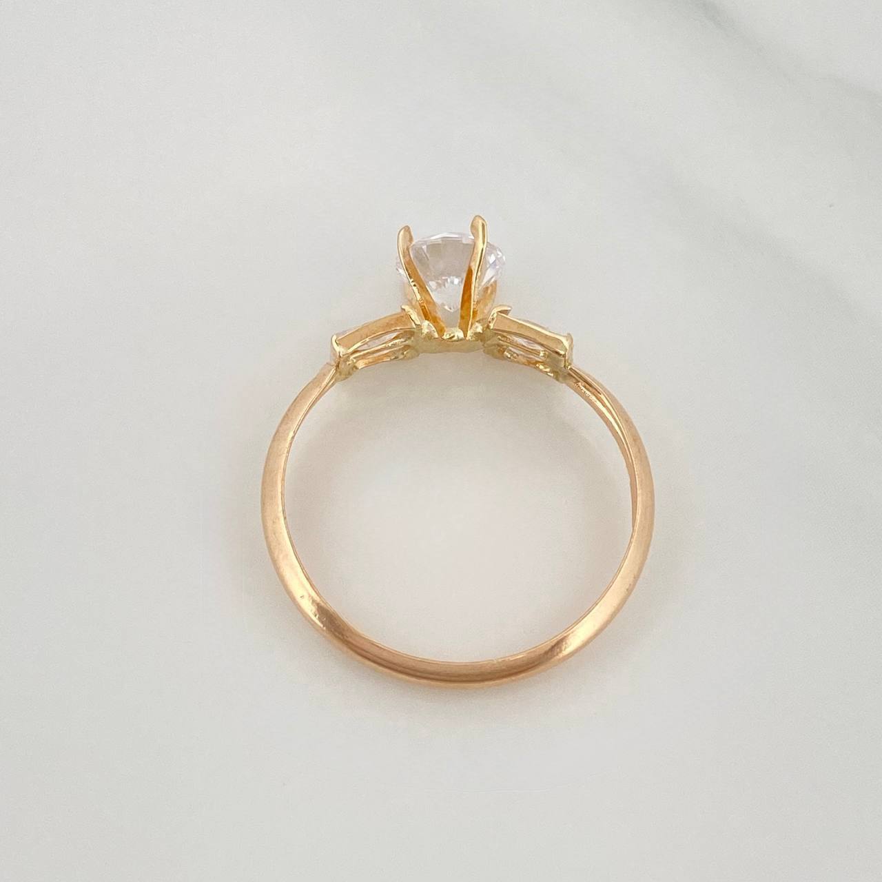 Anillo Solitario 1.45 g / T7 1/2 Oro Amarillo 18K