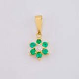 Dije Flor Driada Diamante 8pts Esmeraldas 9pts 0.75gr / 1.6cm / Oro Amarillo 18K