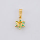 Dije Flor Driada Diamante 8pts Esmeraldas 9pts 0.75gr / 1.6cm / Oro Amarillo 18K