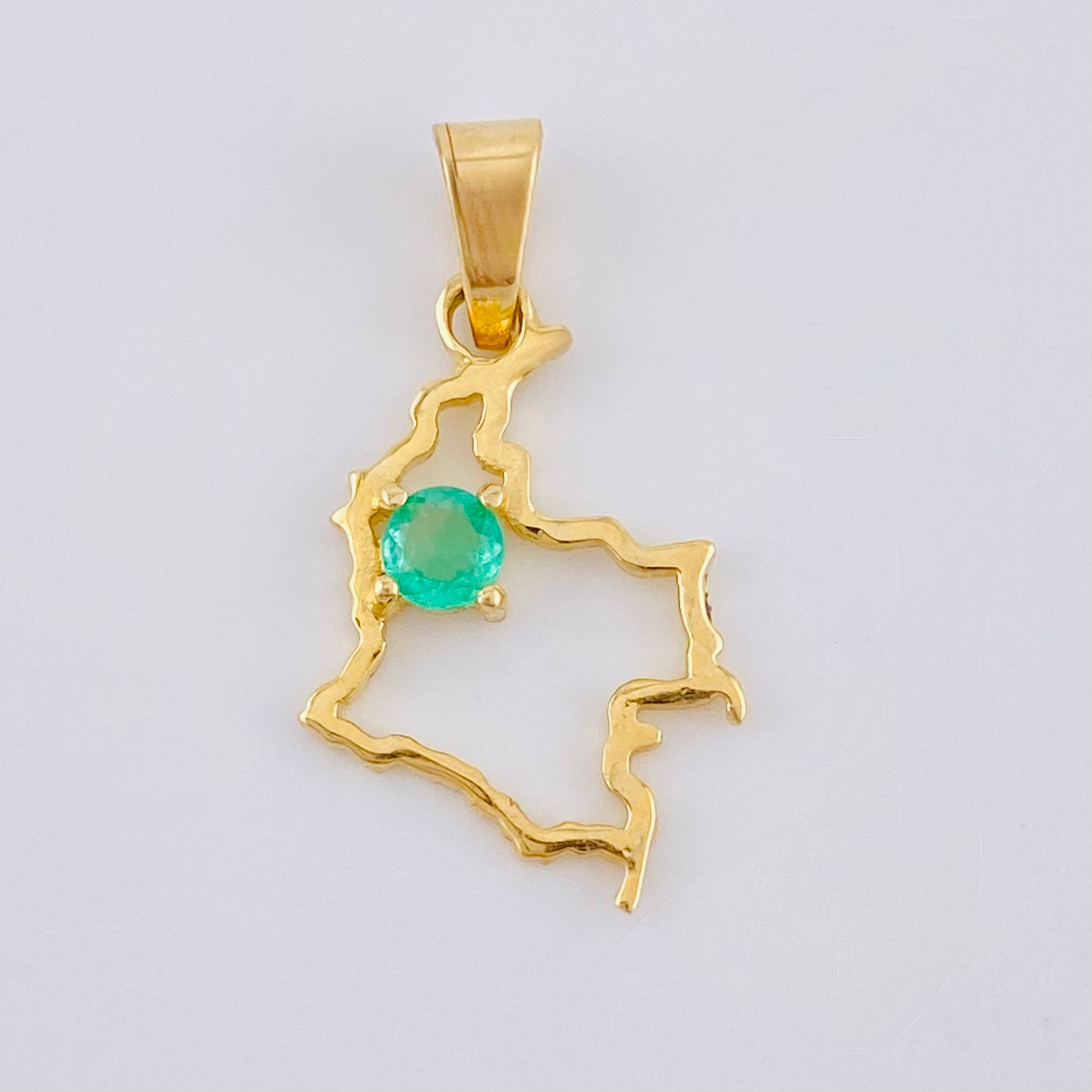Dije Mapa De Colombia Esmeralda 11Pts 0.75 g / 2.1 cm Oro Amarillo 18K