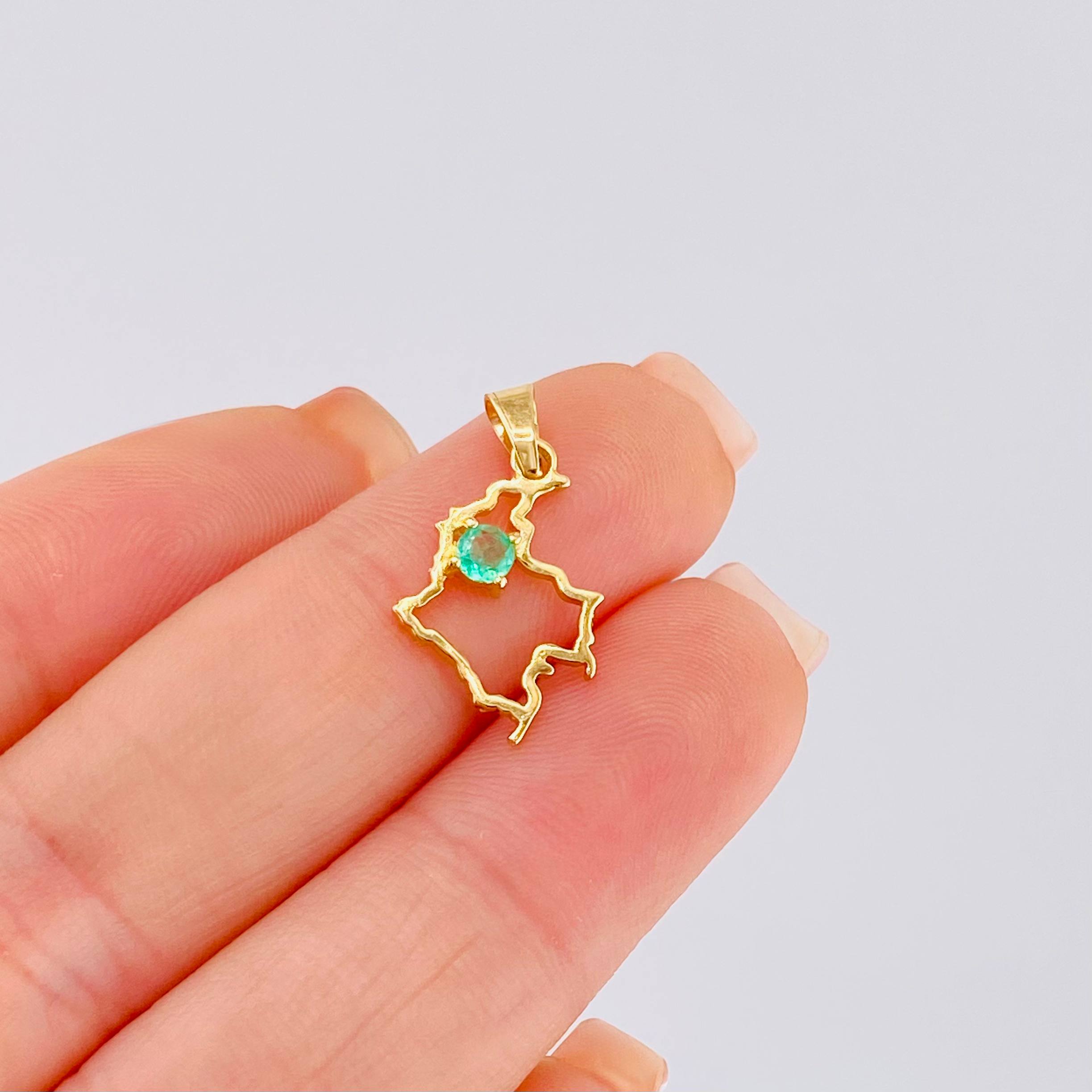 Dije Mapa De Colombia Esmeralda 11Pts 0.75 g / 2.1 cm Oro Amarillo 18K
