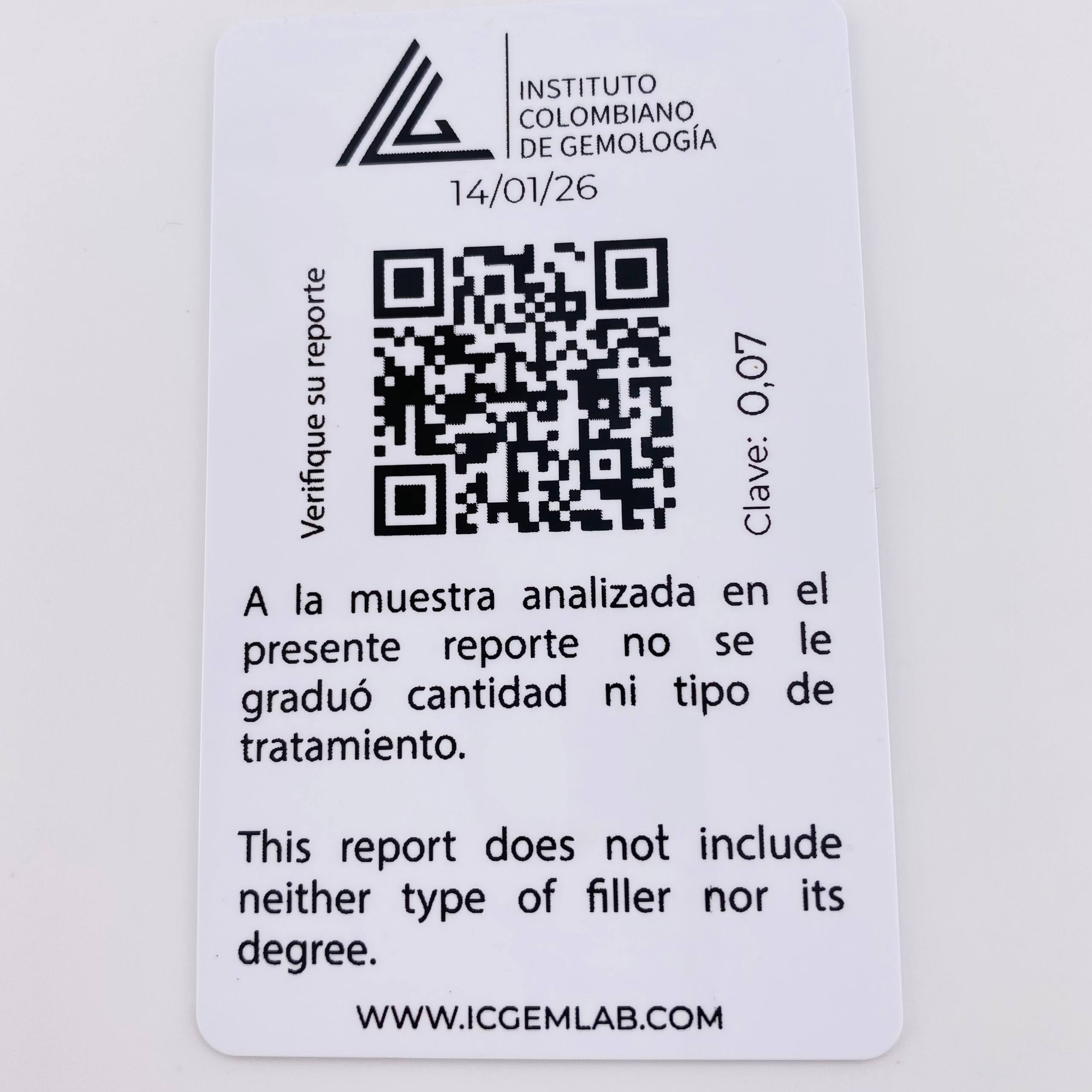 Dije Mapa De Colombia Esmeralda 7pts 0.75gr / 2.1cm / Oro Amarillo 18K ©