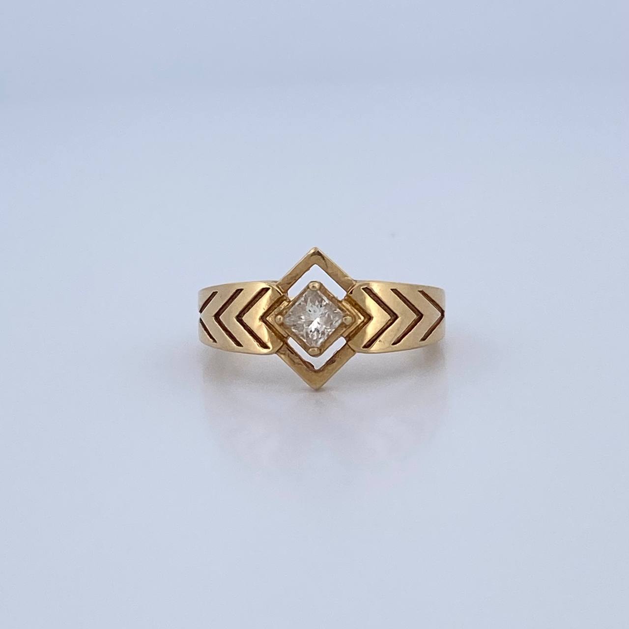 Anillo Solitario Rombo 5.5gr / T4 3/4 / Diamante 19pts Oro Amarillo (Joya) &
