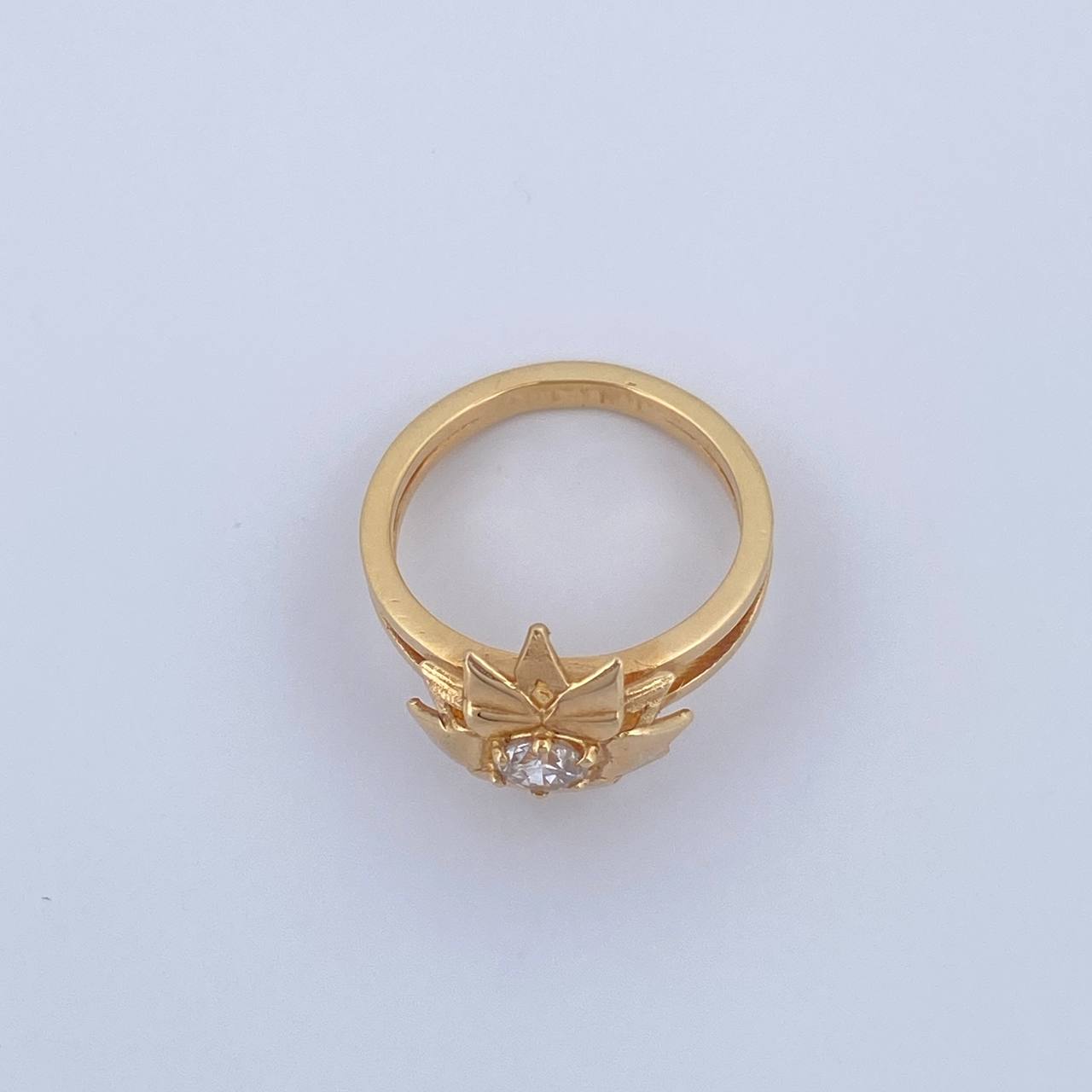 Anillo Solitario Girasol 4.6gr / T5 1/4 / Diamante 27pts Oro Amarillo (Joya) &