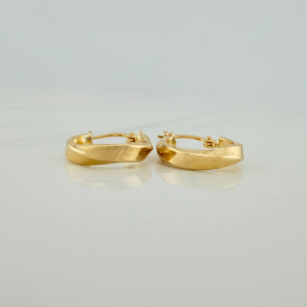 Candongas Vick 1.4gr / 1.8cm / Oro Amarillo 18K &
