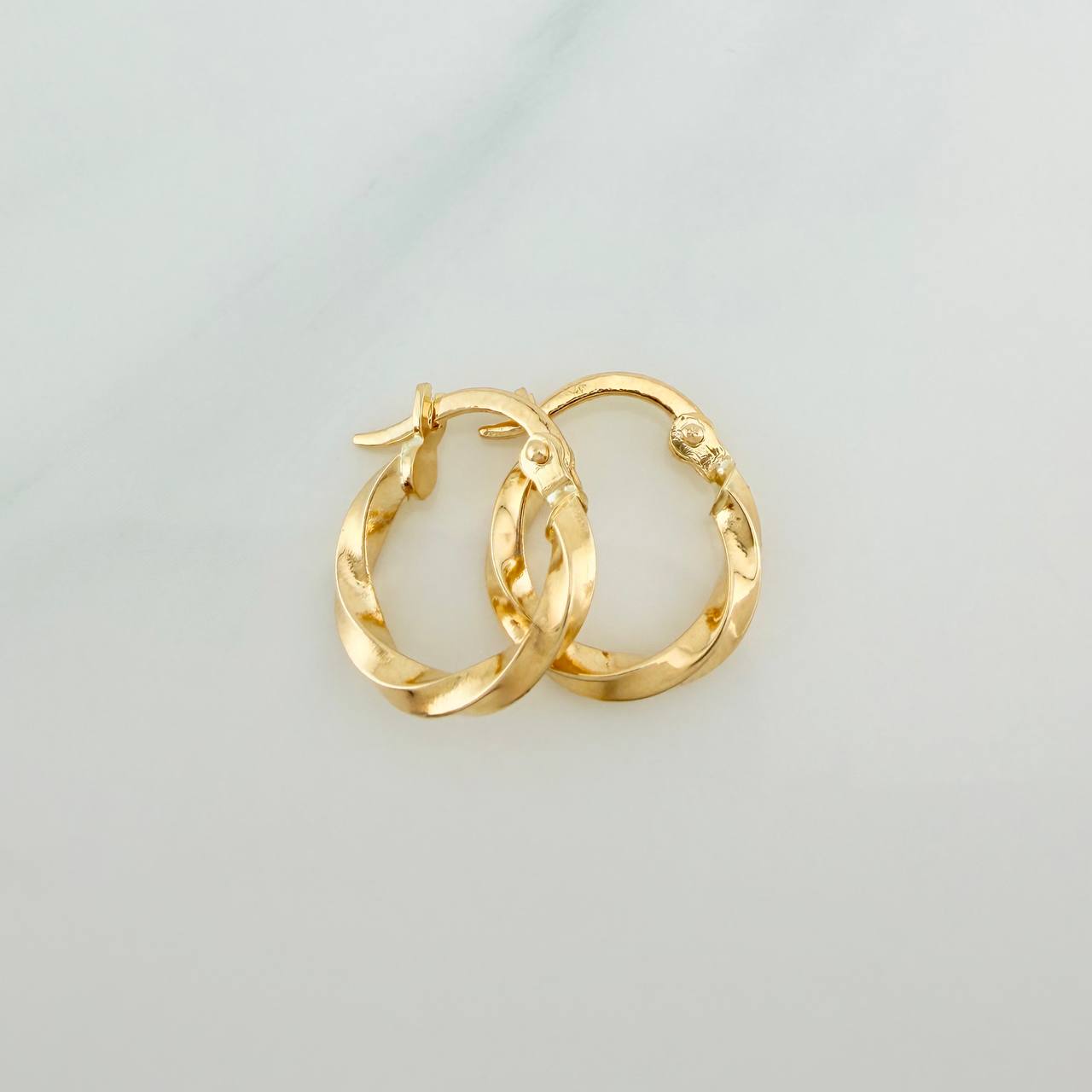 Candongas Kari 0.9gr / 1.5cm / Oro Amarillo 18K %