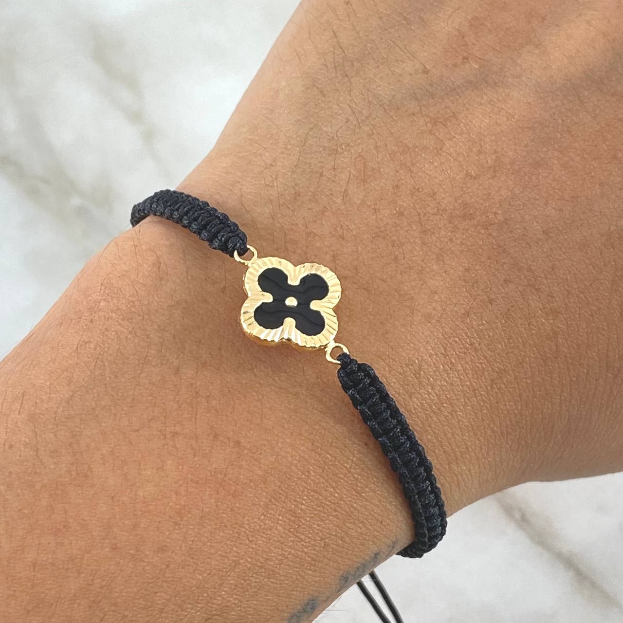 Pulsera Negra Herraje Trébol VCyA 0.95gr / Diamantado Oro Amarillo 18K