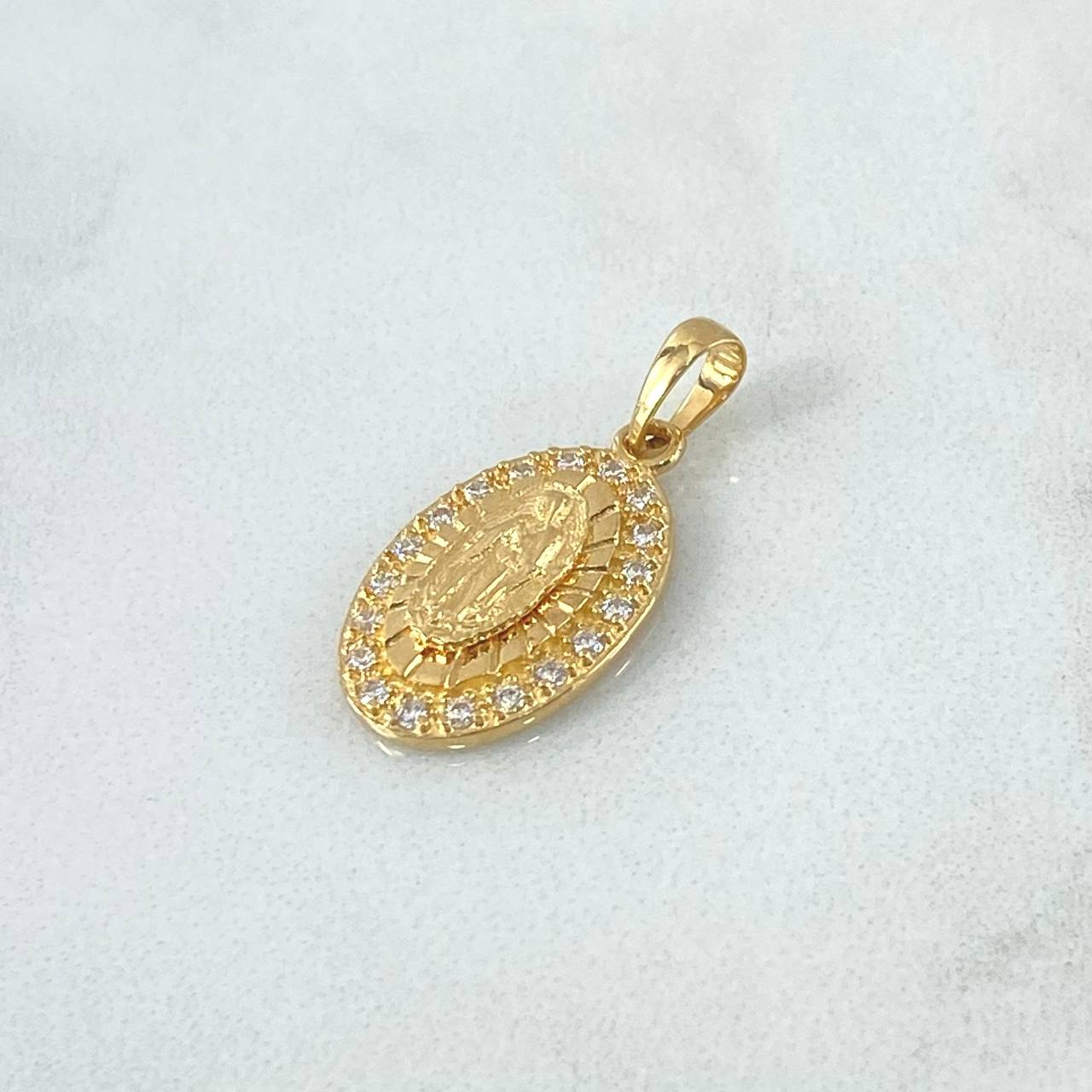 Dije Virgen Guadalupe 2.3gr / 2.3cm / Ovalo Rayado Circones Blancos Oro Amarillo 18K