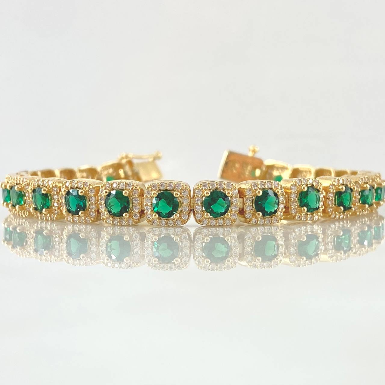 Pulso Halo Cuadrado 23.7gr / 19cm / Circones Blancos Verdes Oro Amarillo 18K *