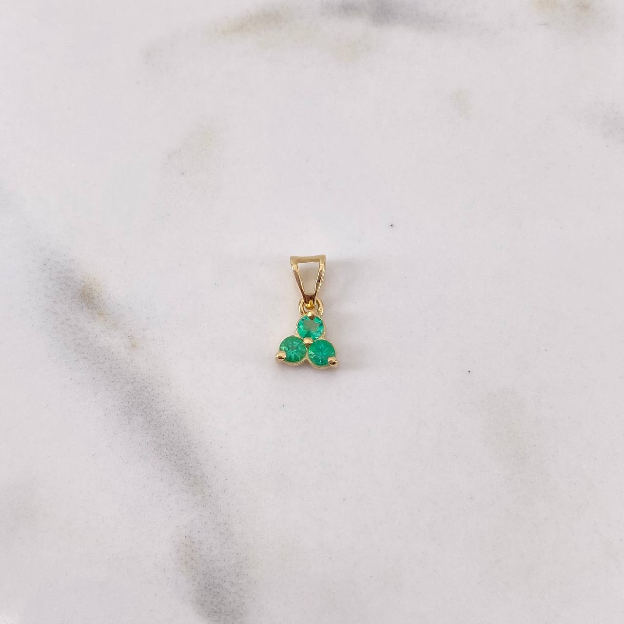 Dije Trebol 3 Hojas 0.6gr / 1.2cm / Esmeralda 30 Pts Oro Amarillo 18K (Joya) &
