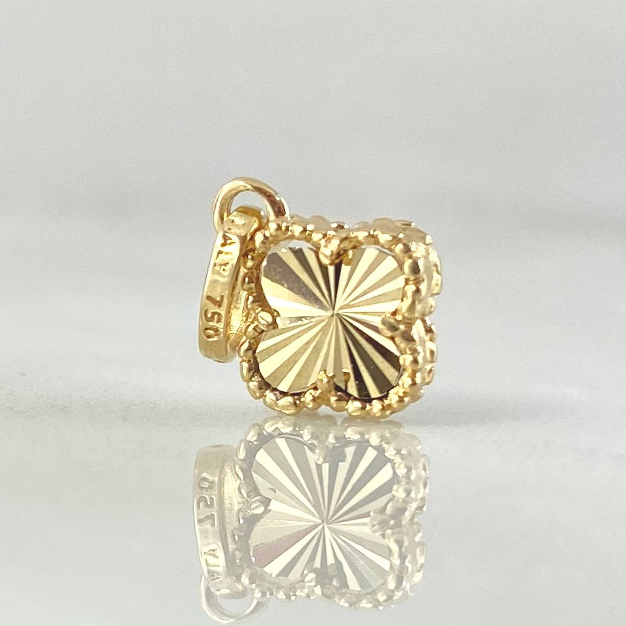 Dije Trebol Dorado 0.85gr / 1.5cm / Oro Amarillo Nac.Esp. 18K