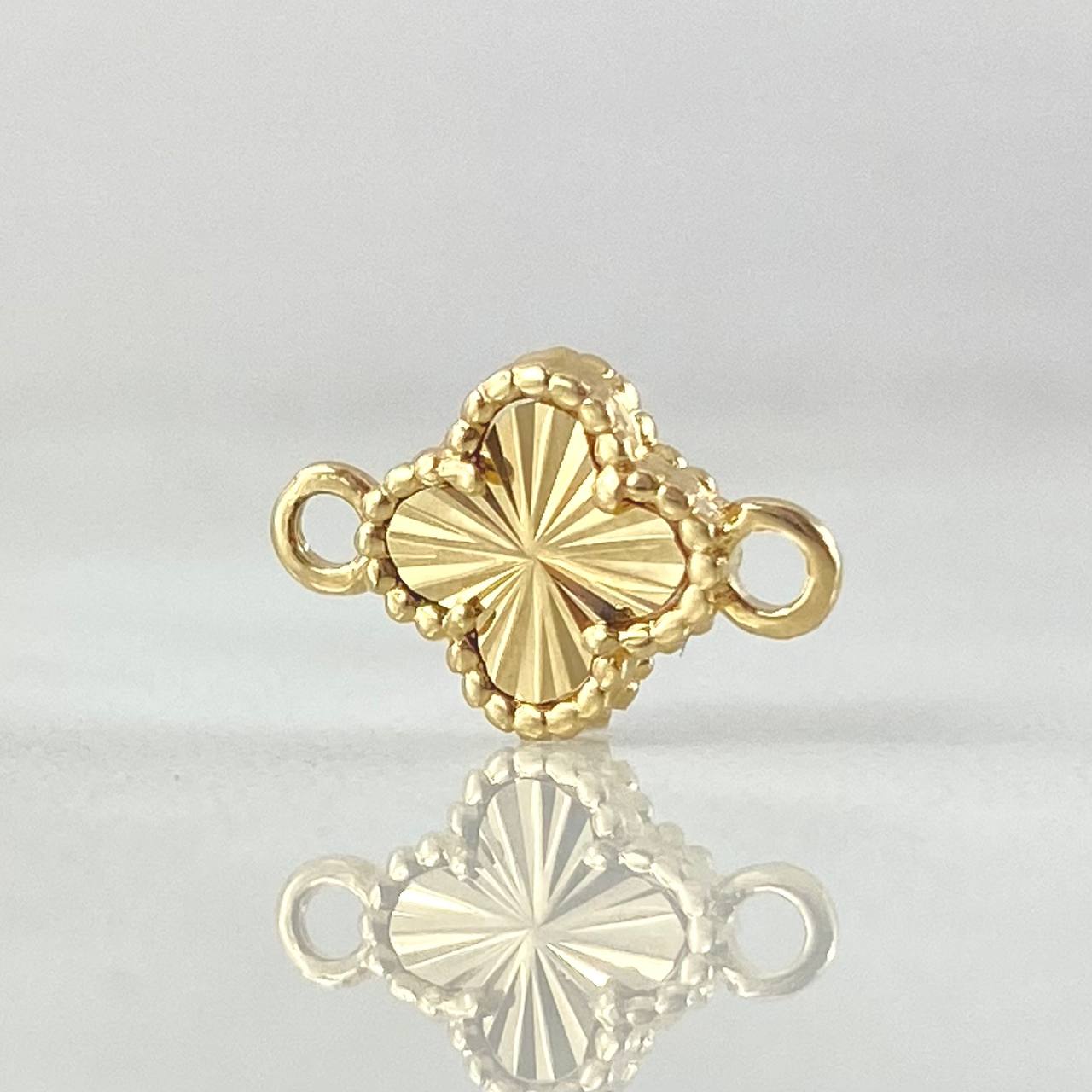 Herraje Trebol Dorado 0.7gr / 1.3cm / Oro Amarillo 18K