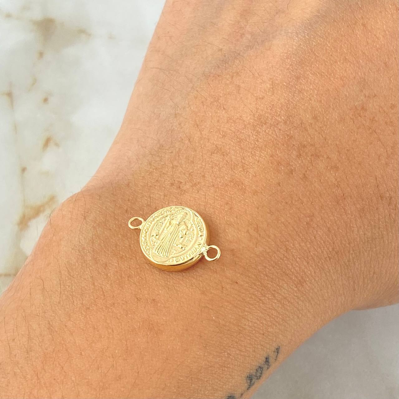 Herraje San Benito 0.65gr / 1.8cm / Oro Amarillo 18K
