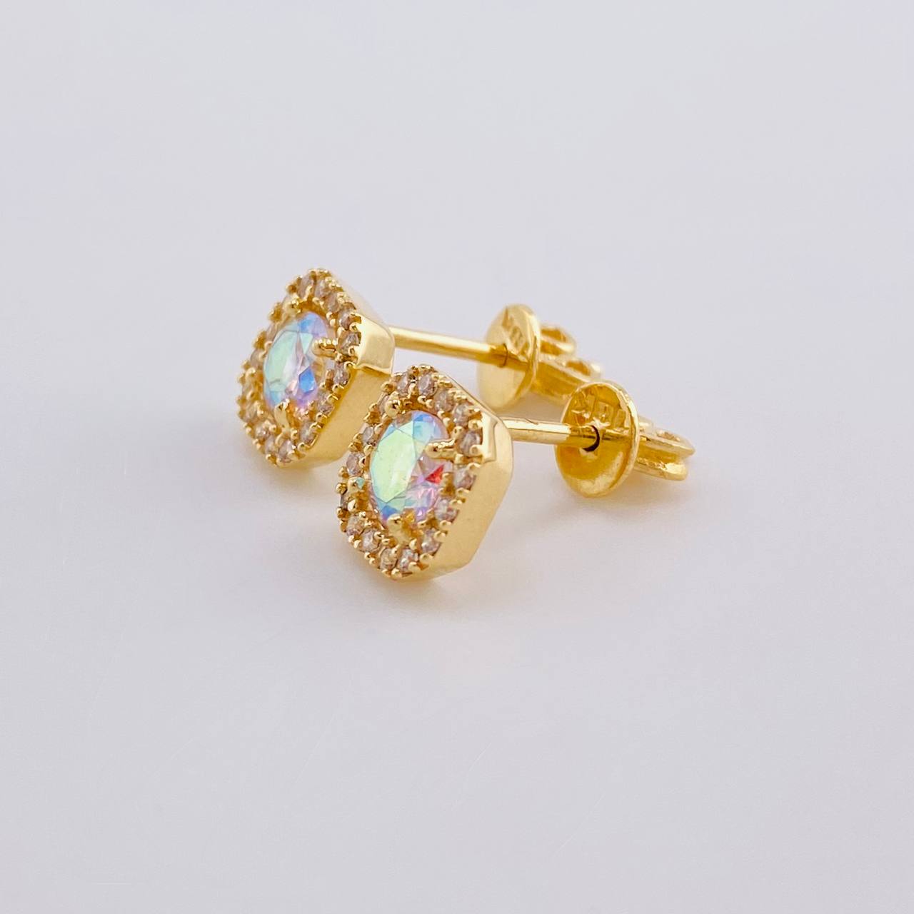 Topos Halo Cuadrado 2.45 g / 7.4 mm Oro Amarillo 18K