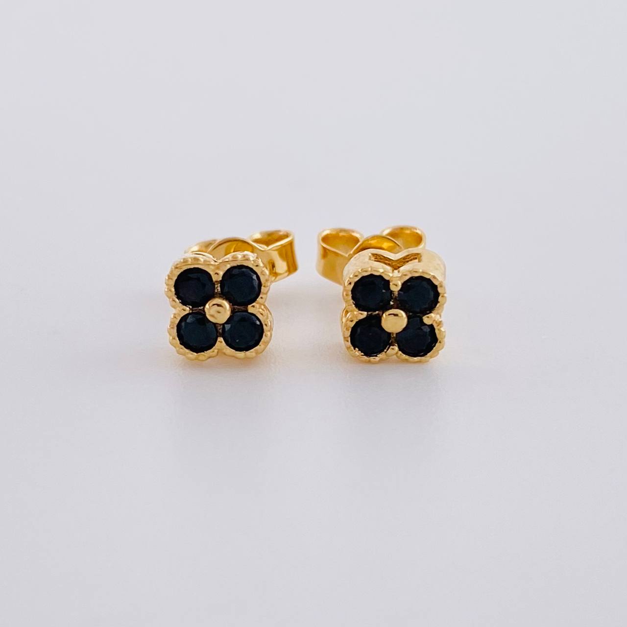 Topos Set Trebol 2g / 5.2mm Oro Amarillo 18K