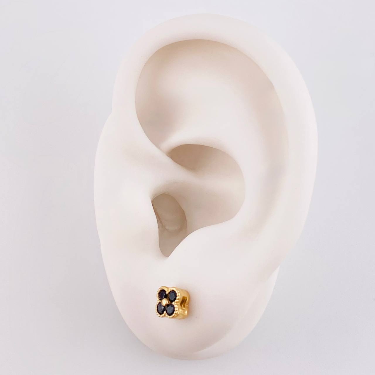 Topos Set Trebol 2g / 5.2mm Oro Amarillo 18K