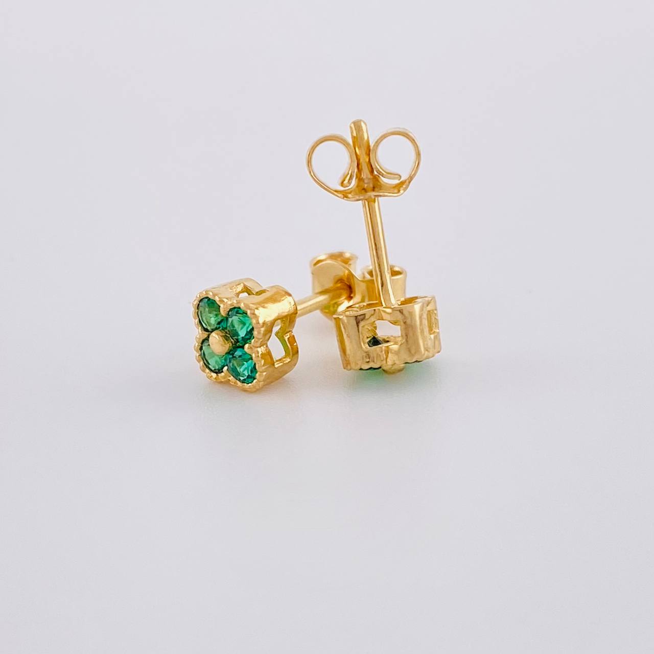 Topos Set Trebol 2.1g / 5.2mm Oro Amarillo 18K