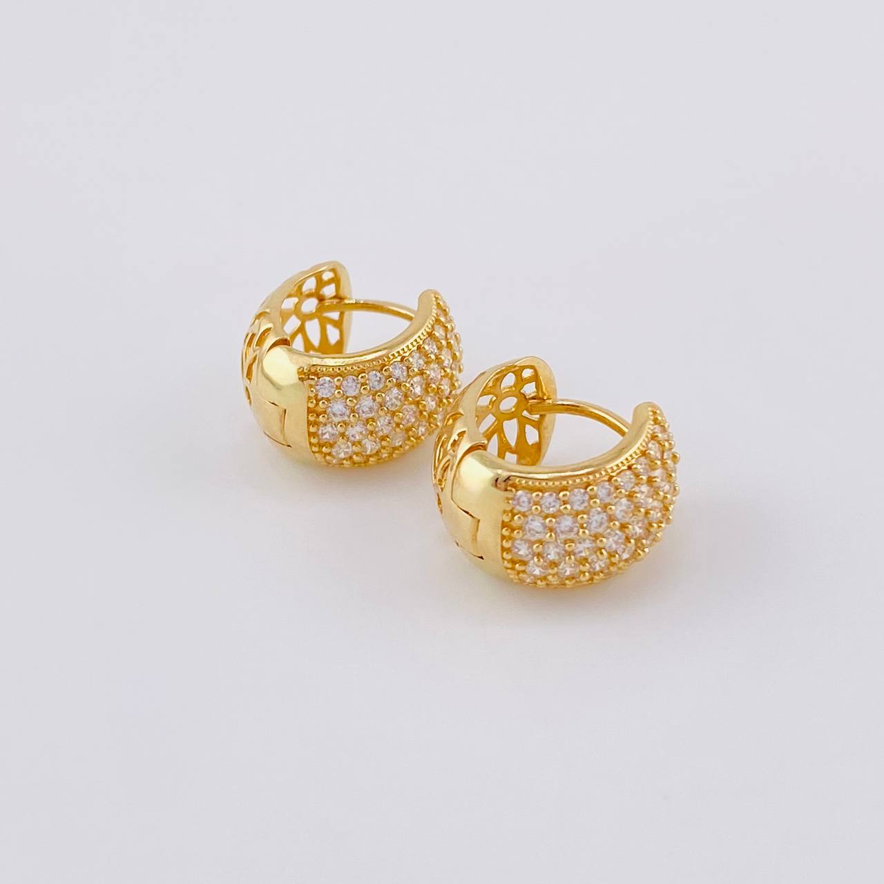 Candongas Carril Tupido Floral 5.6g / 1.4cm Oro Amarillo 18K