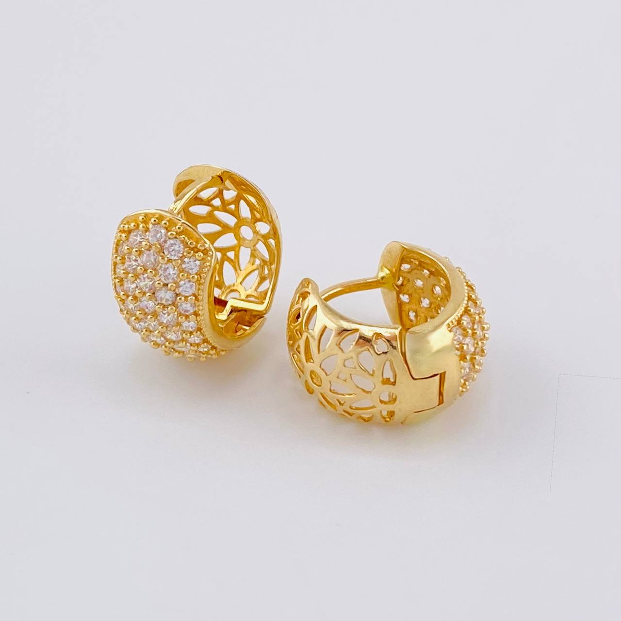Candongas Carril Tupido Floral 5.6g / 1.4cm Oro Amarillo 18K