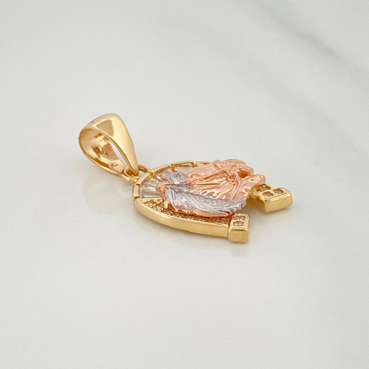 Dije Herradura Caballo 2.45 g / 2.5 cm Tres Oros 18K