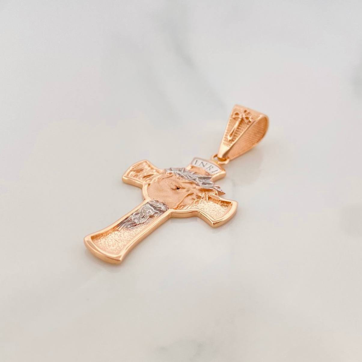 Dije Cruz Rostro Cristo 5 g / 4.5 cm Dos Oros Blanco Rosa 18K