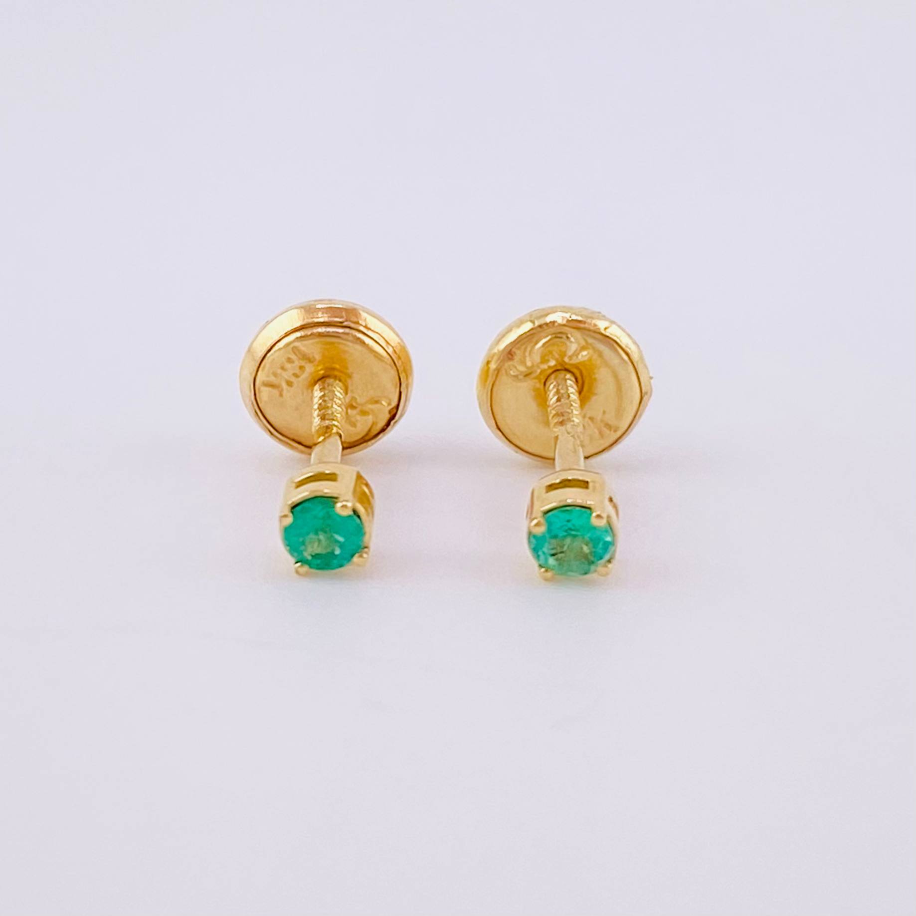 Topos Chispa Cuatro Garras Esmeraldas 14pts 0.8g / 2.95mm Oro Amarillo 18K