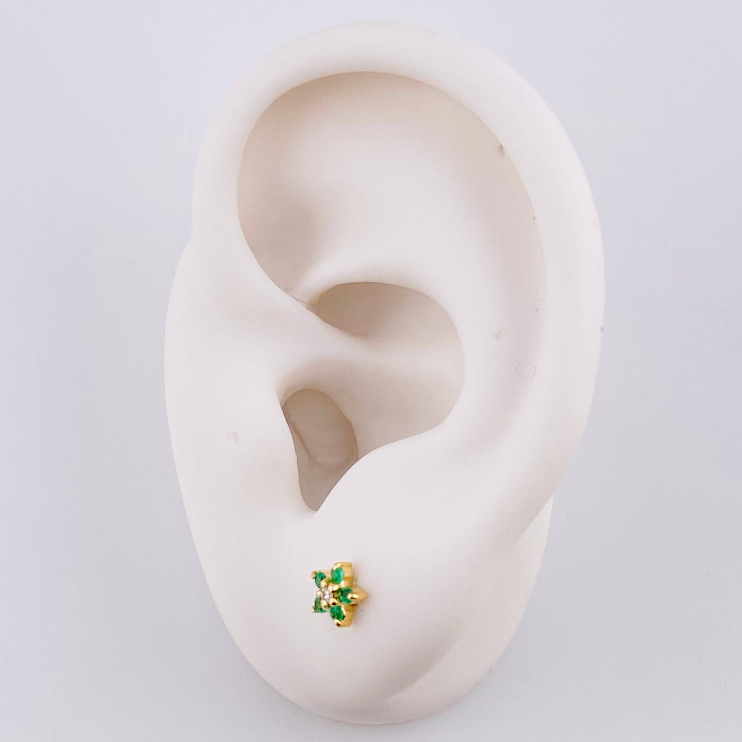Topos Flor Cinco Petalos Esmeraldas 12pts Diamantes 3pts 1g / 5.2mm Oro Amarillo 18K