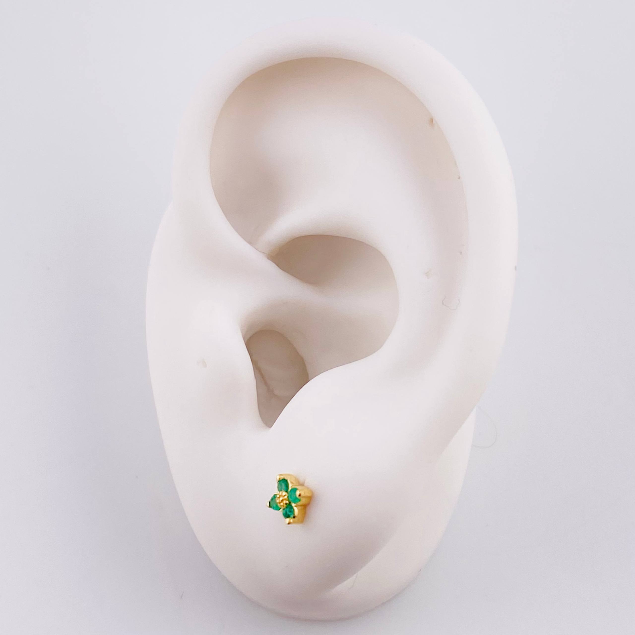 Topos Flor Esmeraldas 9pts 1.05g / 3.8mm Oro Amarillo 18K