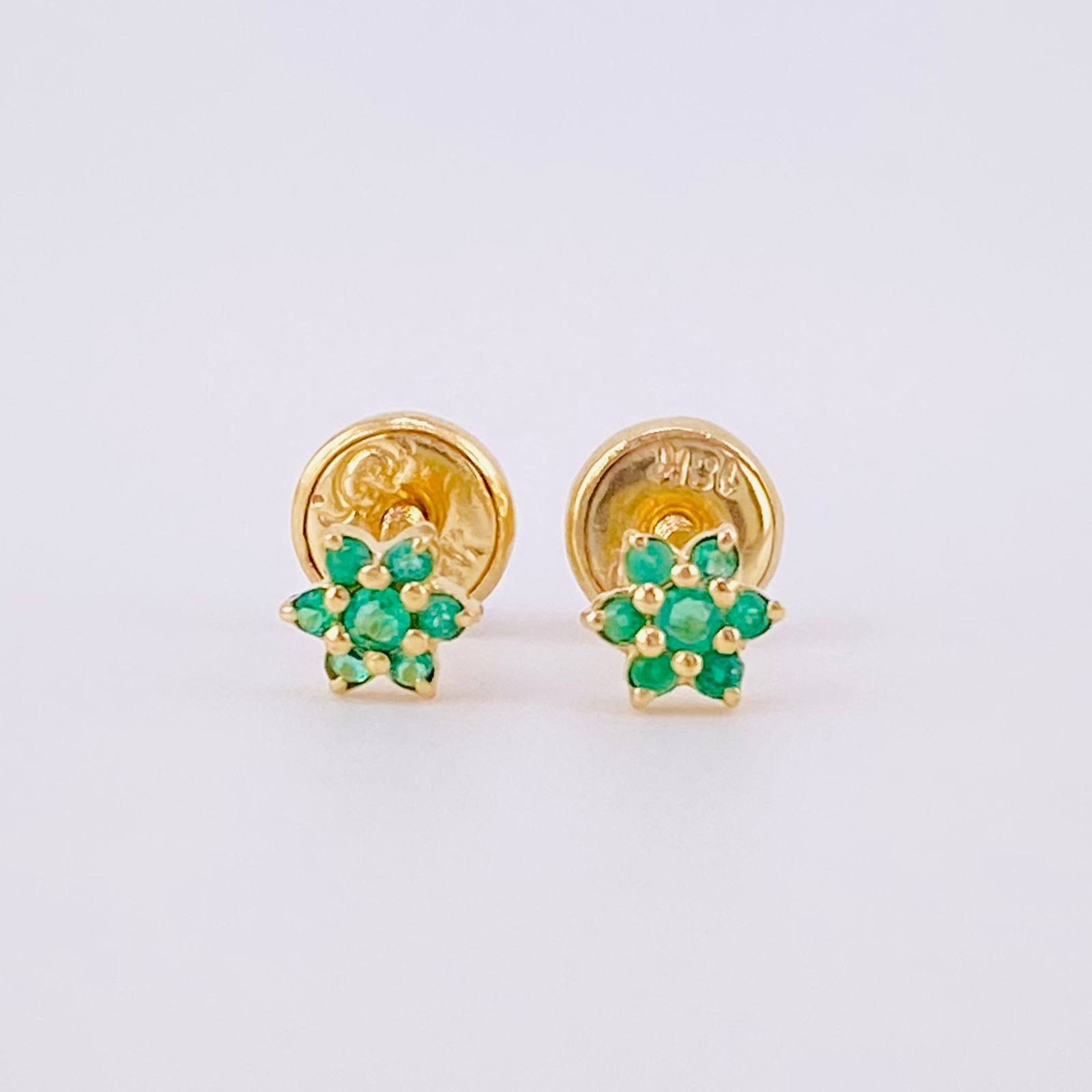Topos Flor Esmeraldas 9pts 0.75g / 4.2mm Oro Amarillo 18K