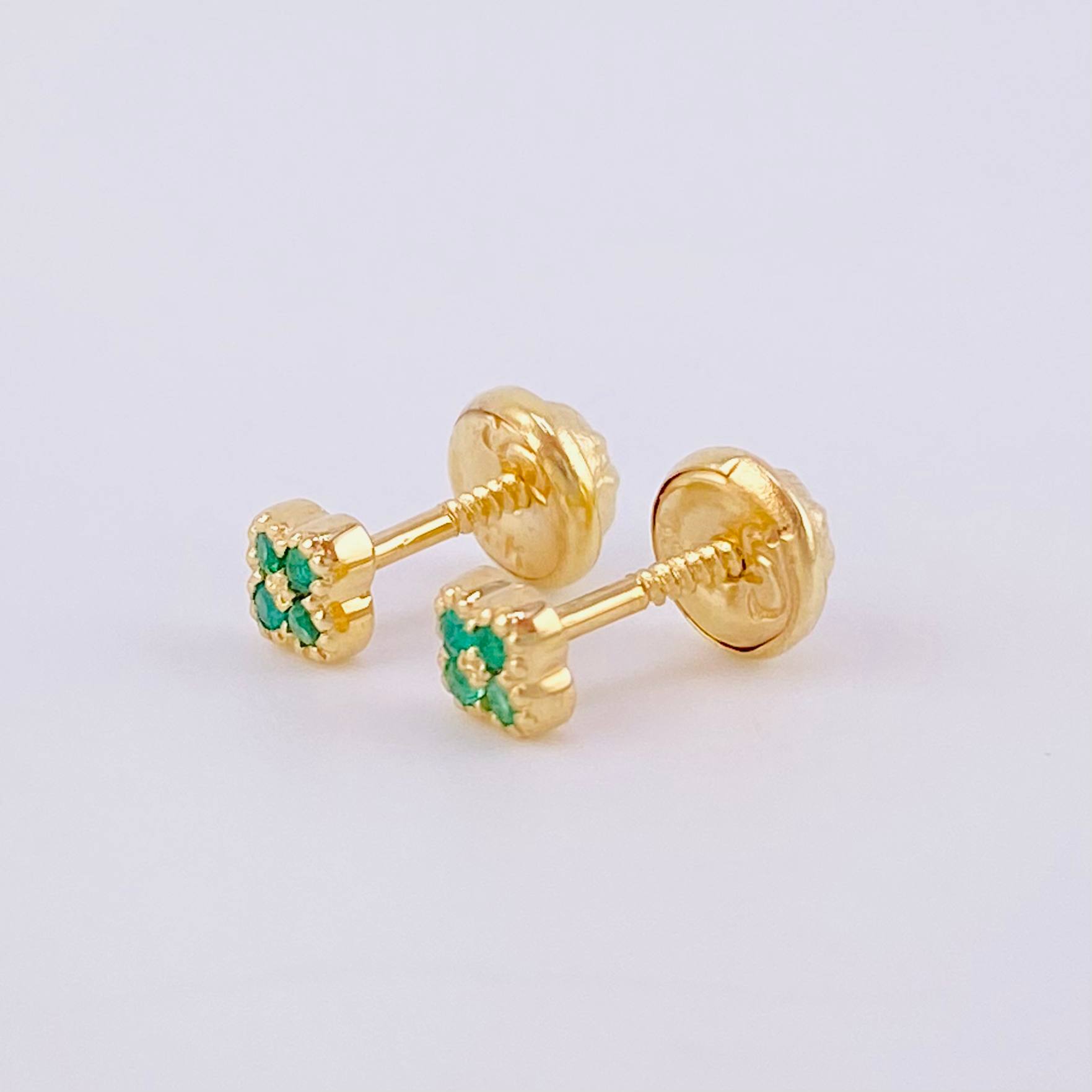 Topos Trebol Esmeraldas 8pts 0.9g / 3.8mm Oro Amarillo 18K