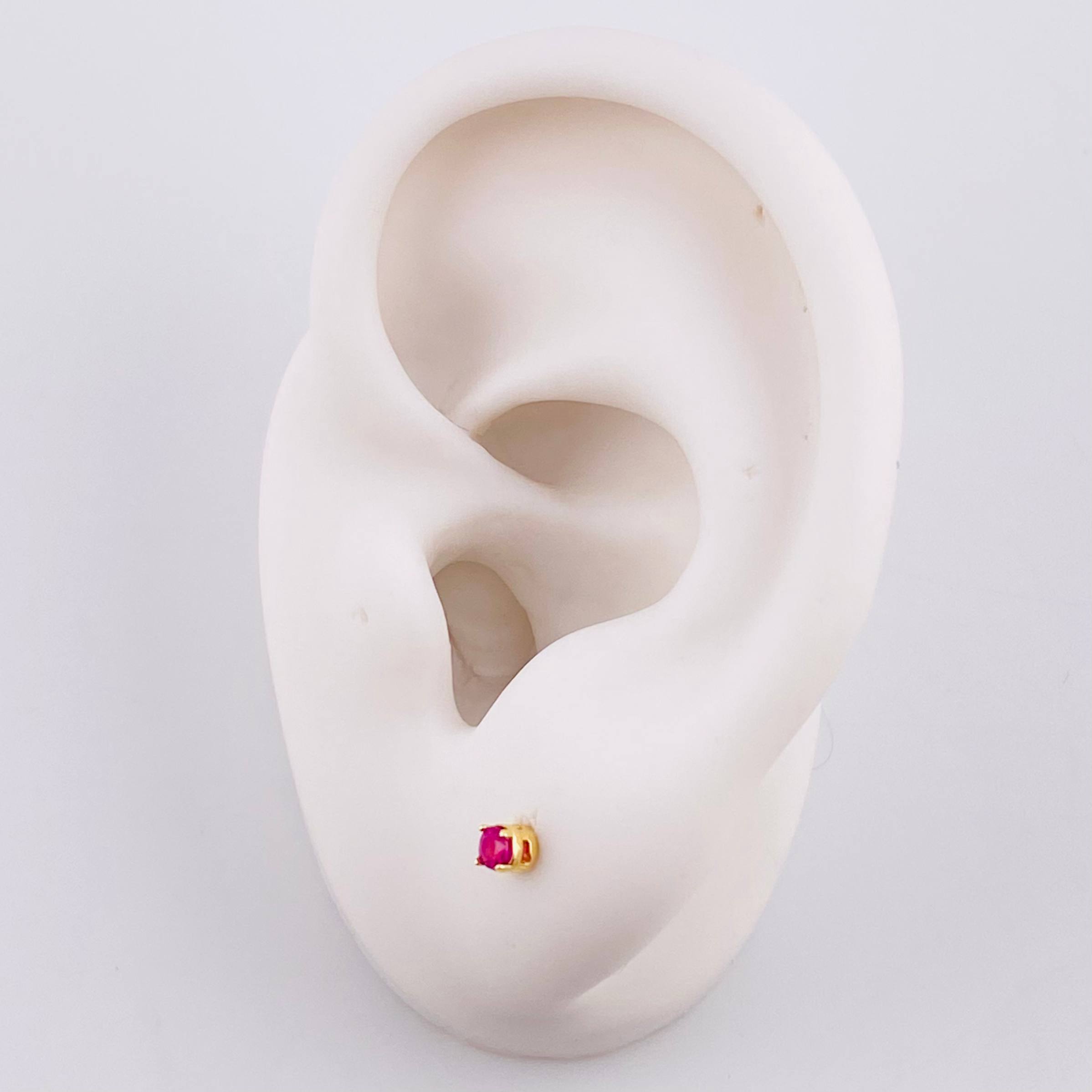 Topos Cuatro Garras Rubíes 18pts 0.75g / 3.1mm Oro Amarillo 18K