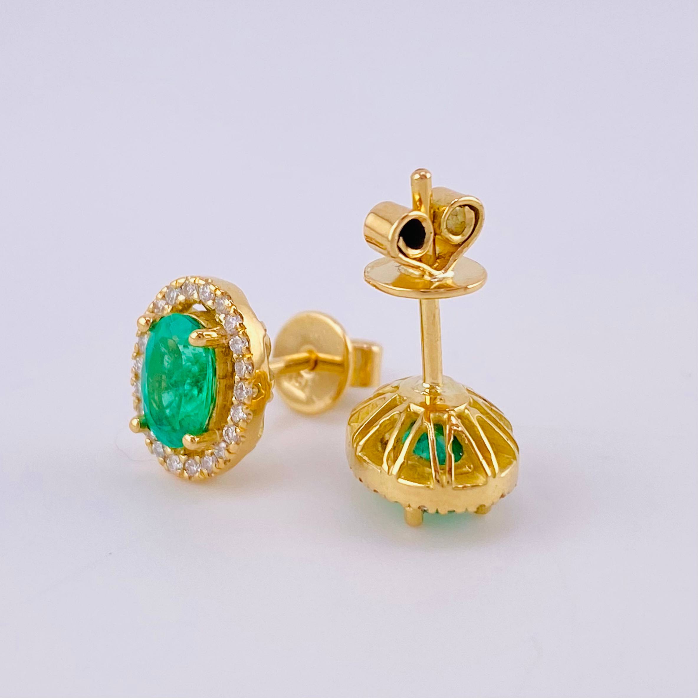 Topos Óvalo Halló Esmeraldas 1.12qts Diamantes 22pts 3.65g / 10.2mm Oro Amarillo 18K