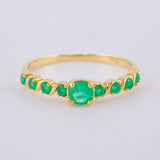 Anillo Solitario Esencia Esmeraladas 46Pts 1.95 g / T8 Oro Amarillo 18K