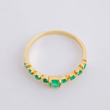 Anillo Solitario Esencia Esmeraladas 46Pts 1.95 g / T8 Oro Amarillo 18K