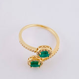 Anillo Aura Verde Esmeraldas 78Pts, Diamantes 30Pts 2.9 g / T7 Oro Amarillo 18K