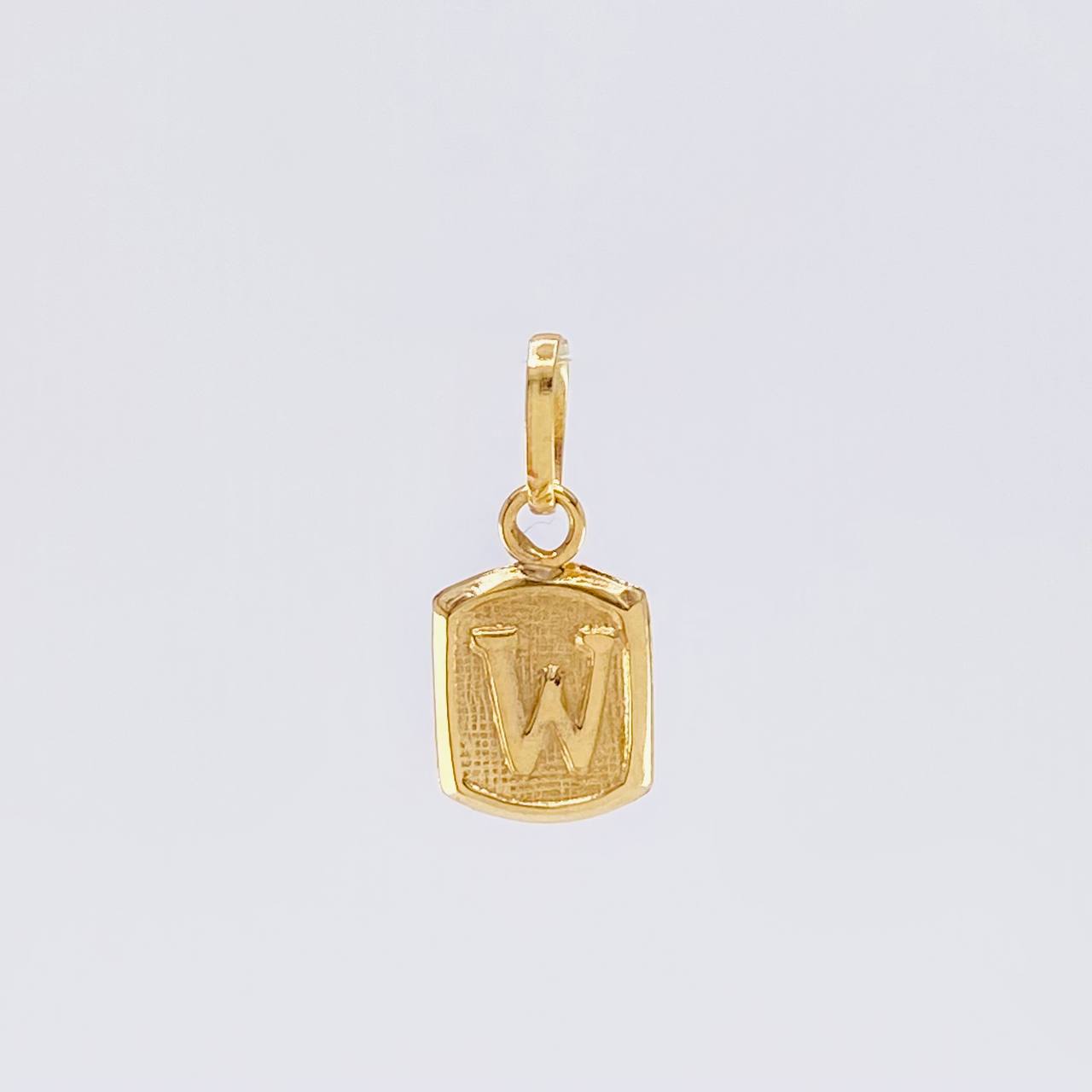 Dije Letra W 0.35g / 1.5cm Oro Amarillo 18K