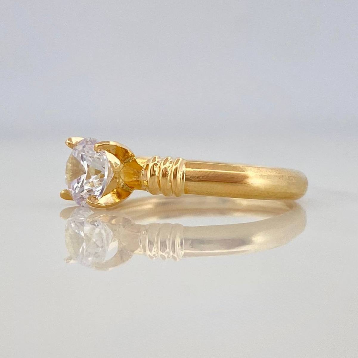 Anillo Solitario Cuatro Garras 1.45 g / T7 Oro Amarillo 18K