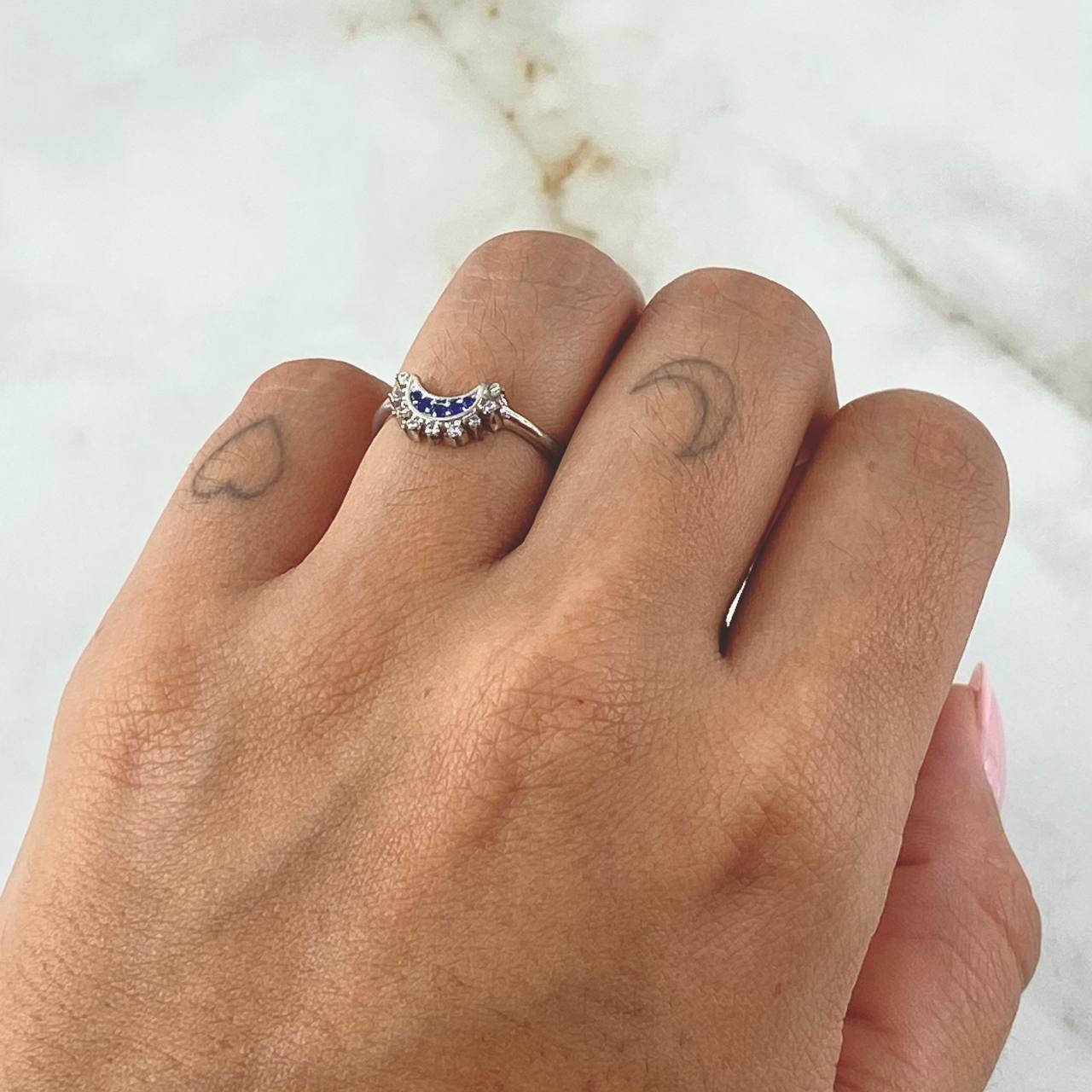 Anillo Media Luna 1.75gr / T6 1/4 / Circones Blancos Azules Oro Blanco 18K